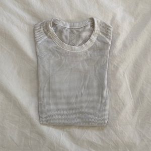 Lululemon swiftly tech short sleeve